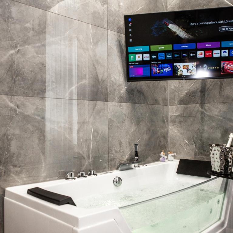 Karma6Rooms - in Sicilia nel centro di Catania - Queen Room with Spa Bath - 16