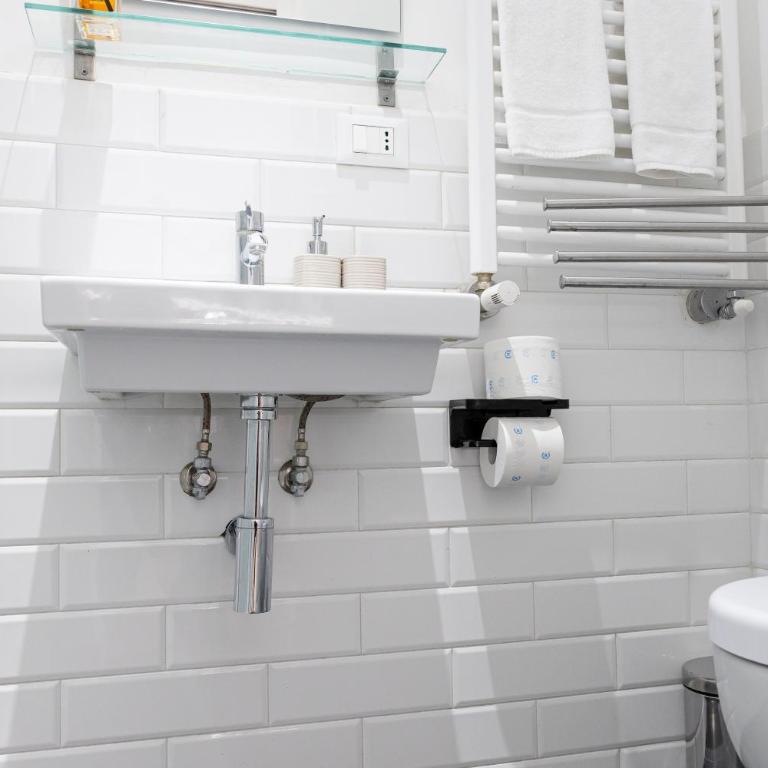 Bottega Artistica Guest House - Camera Matrimoniale con Bagno Privato - 15