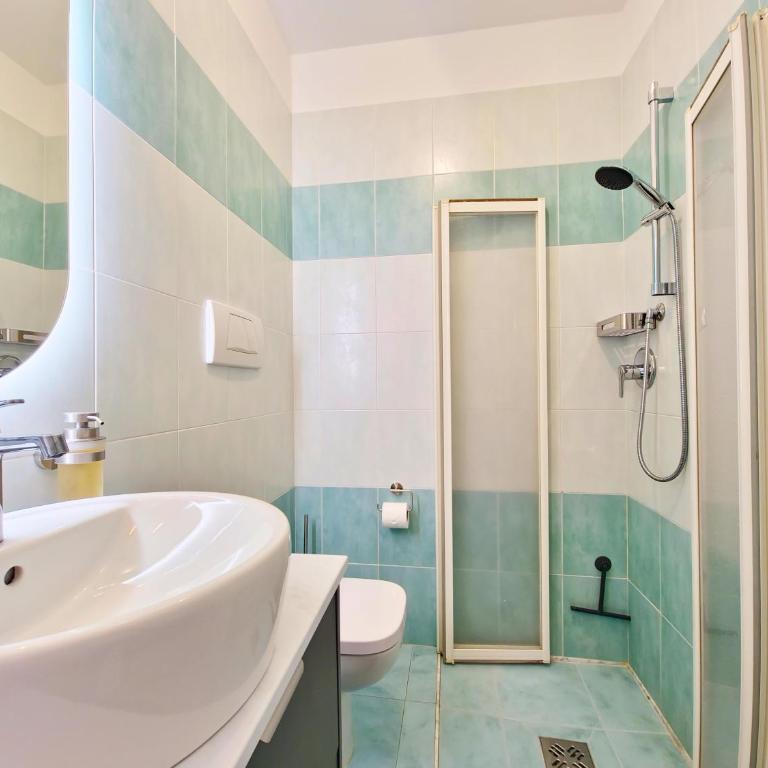 App Gitano, 400m to free beach - One-Bedroom Apartment with Balcony - 10