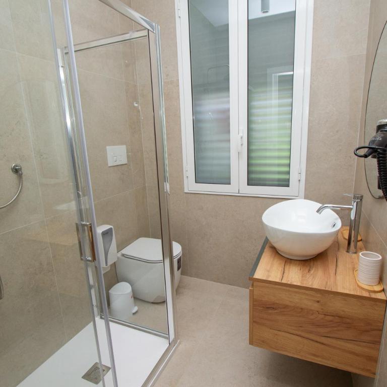 Suites Domus Fysi - Quadruple Room with Private Bathroom - 19