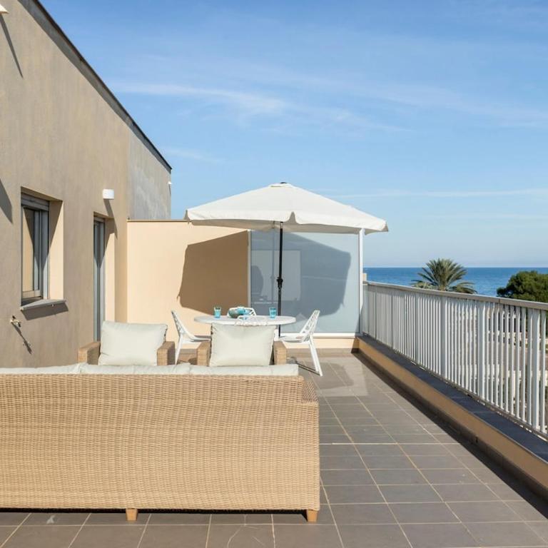 Ático con terraza y vistas al mar - Apartamento Ático - 9