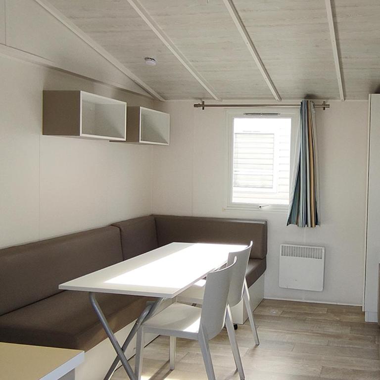 Camping Officiel Siblu La Pointe - Two-Bedroom Mobile Home 6 persons "Essential Signature" without Air Conditionning - 2