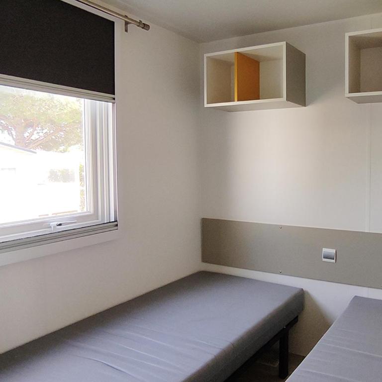 Camping Officiel Siblu La Pointe - Two-Bedroom Mobile Home 6 persons "Essential Signature" without Air Conditionning - 3