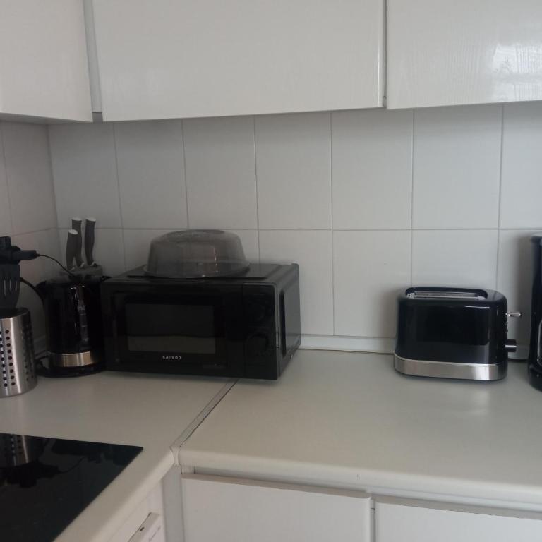 VENEZIOLA SUNSET BEACH, sea, pool, soccer court, garden & barbecue - Three-Bedroom Apartment with Sea View - 16