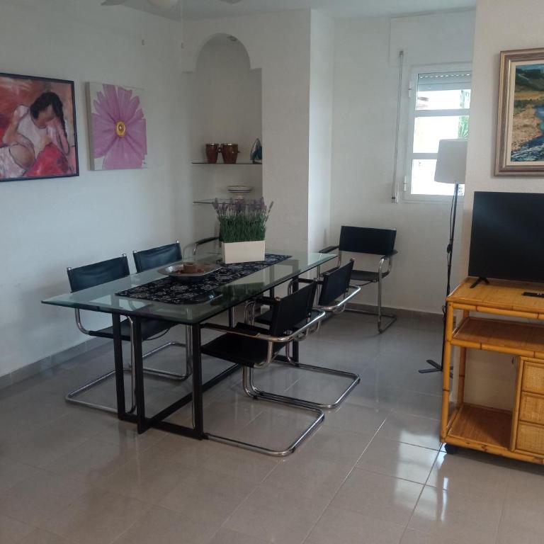 VENEZIOLA SUNSET BEACH, sea, pool, soccer court, garden & barbecue - Three-Bedroom Apartment with Sea View - 8