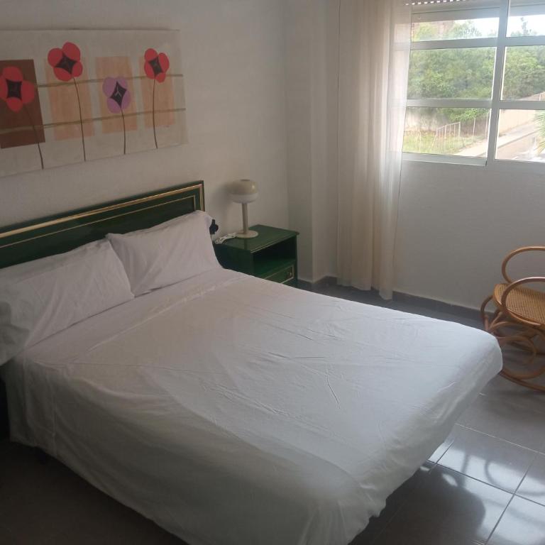 VENEZIOLA SUNSET BEACH, sea, pool, soccer court, garden & barbecue - Three-Bedroom Apartment with Sea View - 21