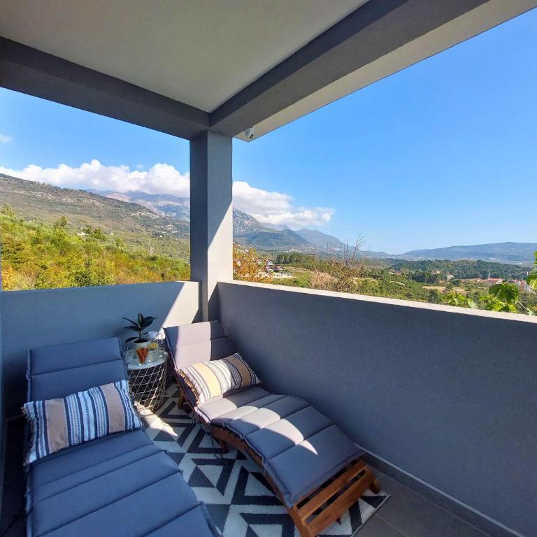 Mio Monte Apartments - Free Parking and Wi-Fi - Calm, Garden, See and Mountain View, Tivat - Porto Montenegro 2km - Two-Bedroom Deluxe Apartment with Ocean View - 17
