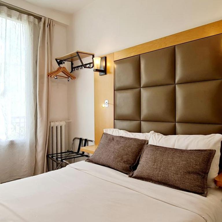 Hotel de France 18 - Chambre Double avec Salle de Bains Commune - 4