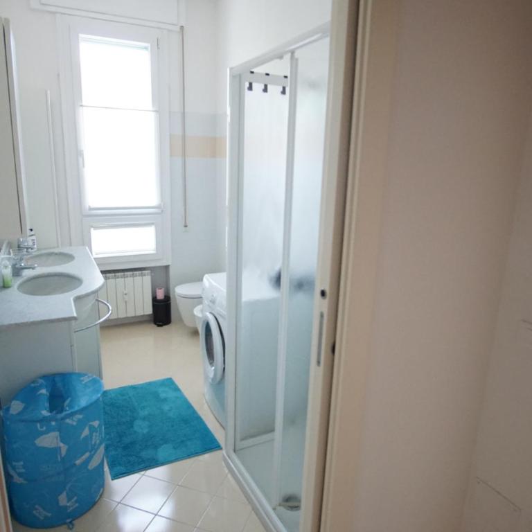 Family Haven a roomy and cosy suite just 200 mt from Lake Como with free parking garage! - Appartamento con 2 Camere da Letto - 23