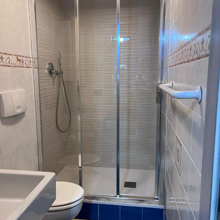 Agriturismo Buranco - Camera Familiare con Bagno Privato - 1