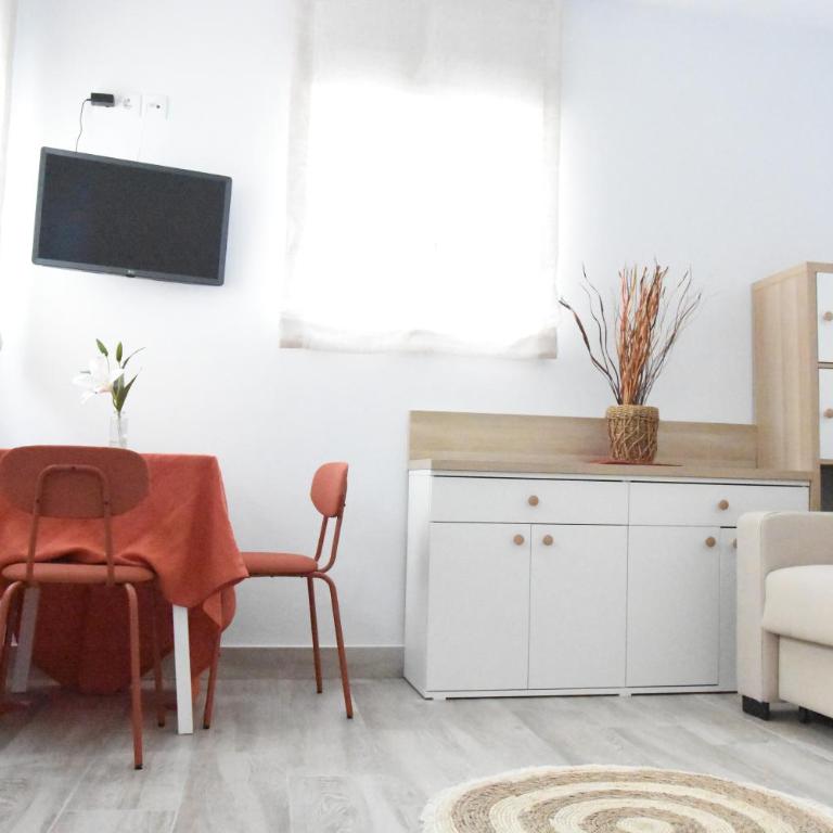 CAPILLITA XXI APARTAMENTOS - Estudio con sofá cama - 4