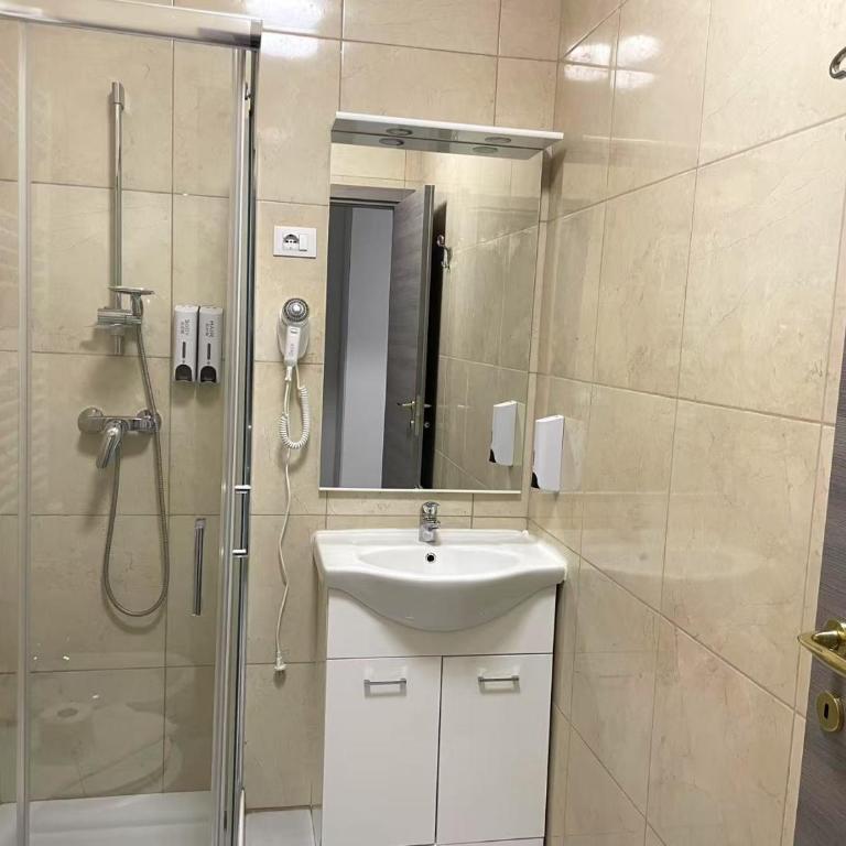 FIERA ROOMS - Classic Triple Room - 4