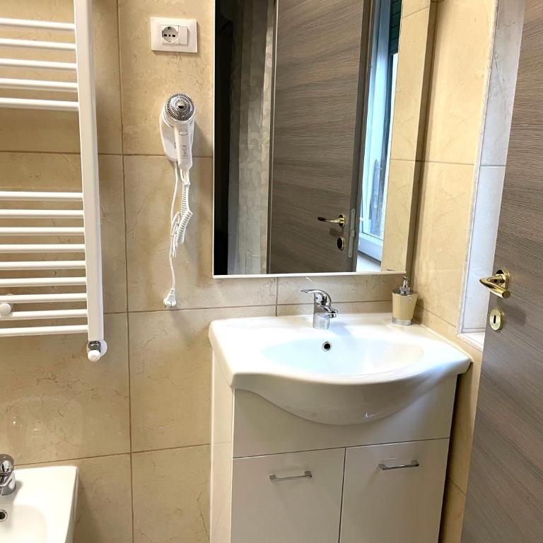 FIERA ROOMS - Double Room - 6