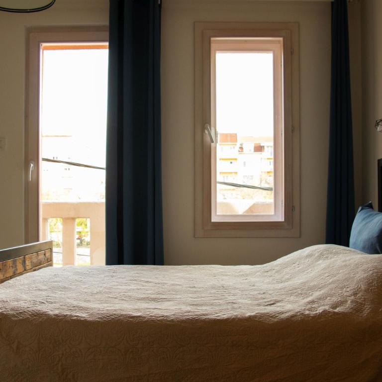 Apartment By the River - Deluks Dvokrevetna Soba sa Bračnim Krevetom i Balkonom - 7