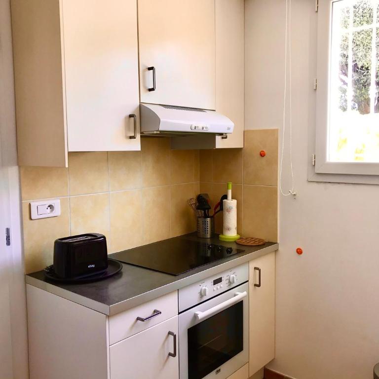 Giens-T2 charme-7m à pied plage - Rez de jardin - Apartment mit 1 Schlafzimmer - 12