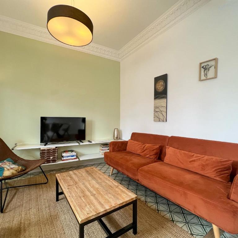 Stay U-nique Apartments Comte Urgell - Three-Bedroom Apartment - 9