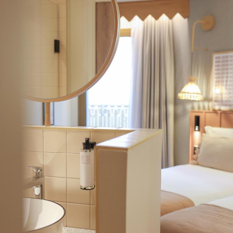 Bloom House Hôtel & SPA - Habitación Doble Clásica con balcón - 2 camas - 1
