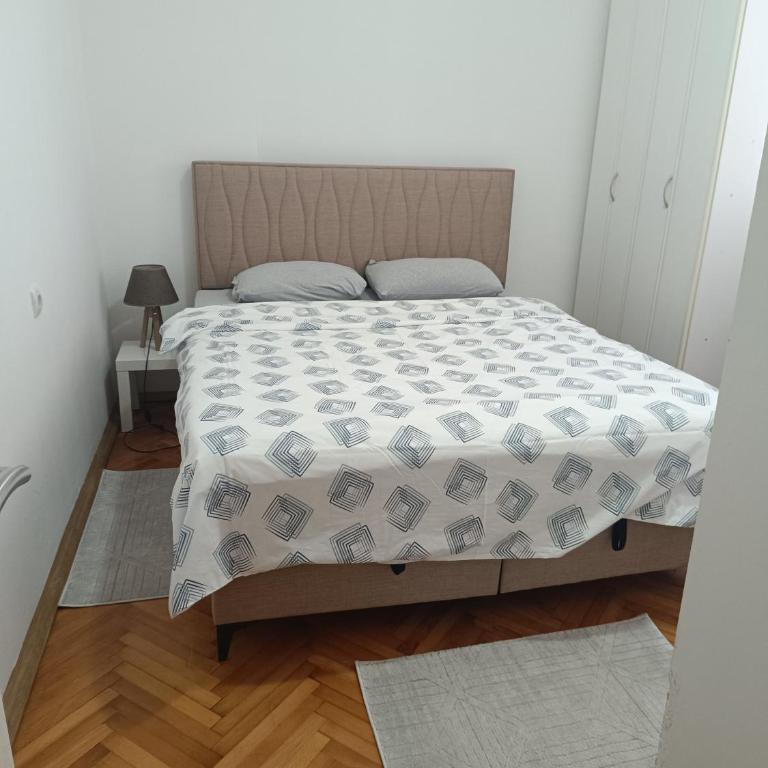 center_apartment_LUX - Two-Bedroom Apartment - 4