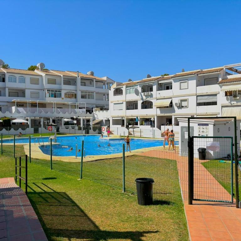 Evans Realty BH Urb Colina Park & Piscina - Apartamento de 1 dormitorio - 22