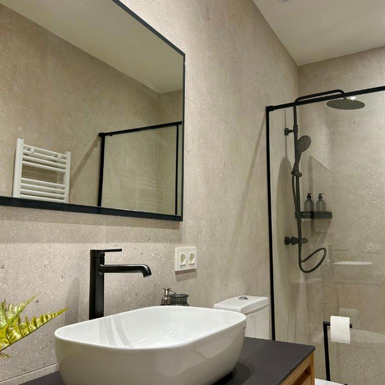 Plaza Teobaldos - Deluxe Apartment - 20
