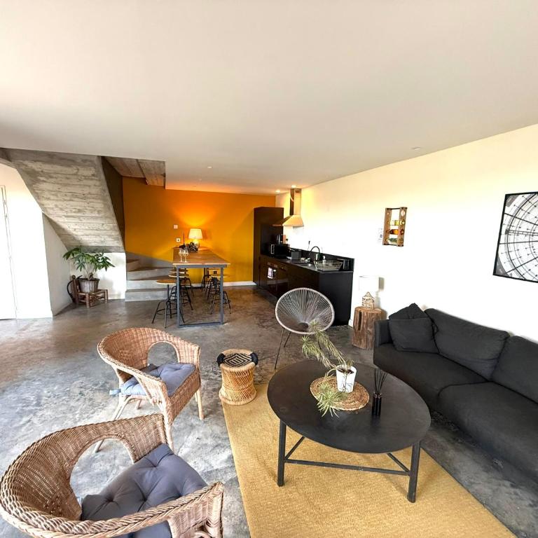 Domaine la Clausade - Maison 3 Chambres avec Bain à Remous Privé - 13