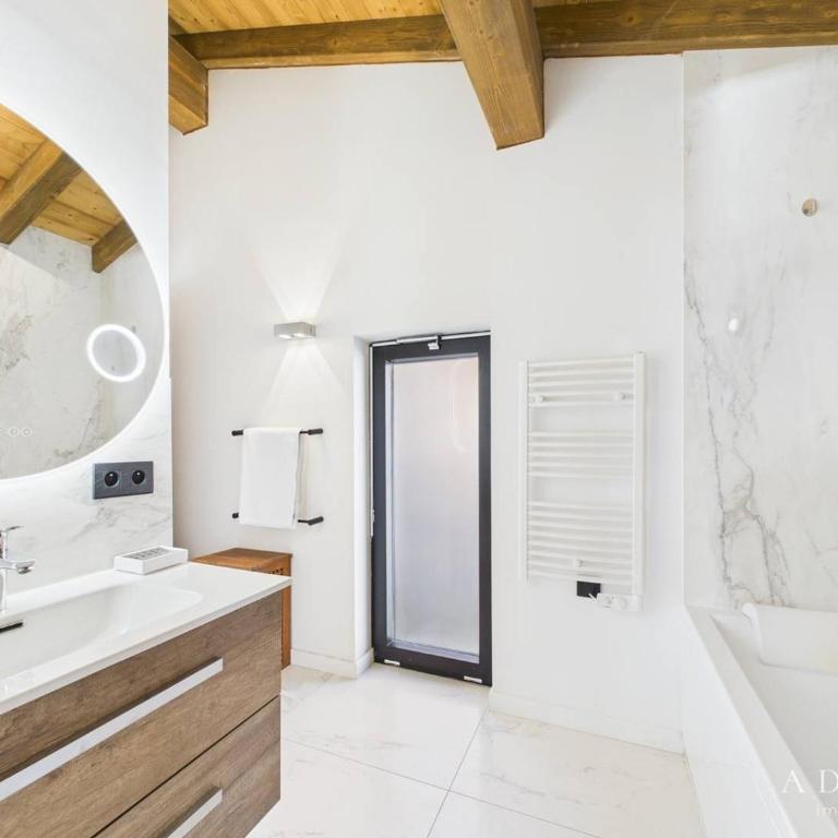 Luxueux chalet avec piscine, sauna et parking à La Rosière pour 10 personnes - Chalet mit 3 Schlafzimmern - 26