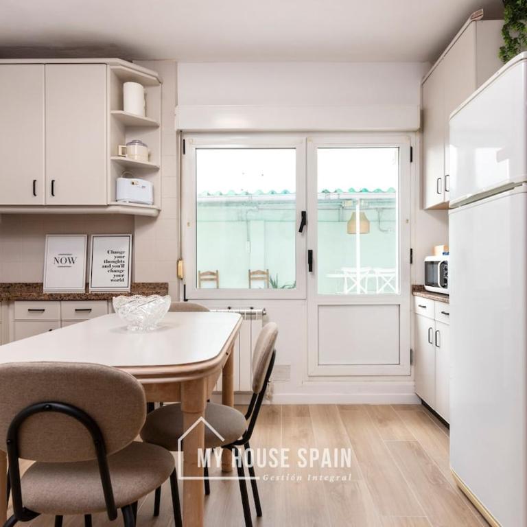 MyHouseSpain - Piso reformado con patio privado - Apartamento de 3 dormitorios - 9