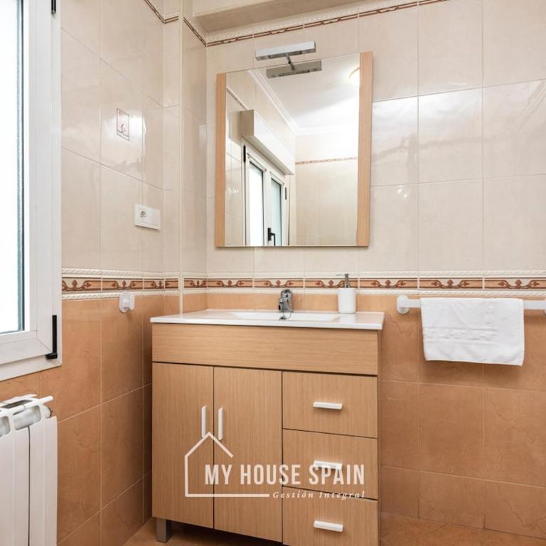 MyHouseSpain - Piso reformado con patio privado - Apartamento de 3 dormitorios - 10