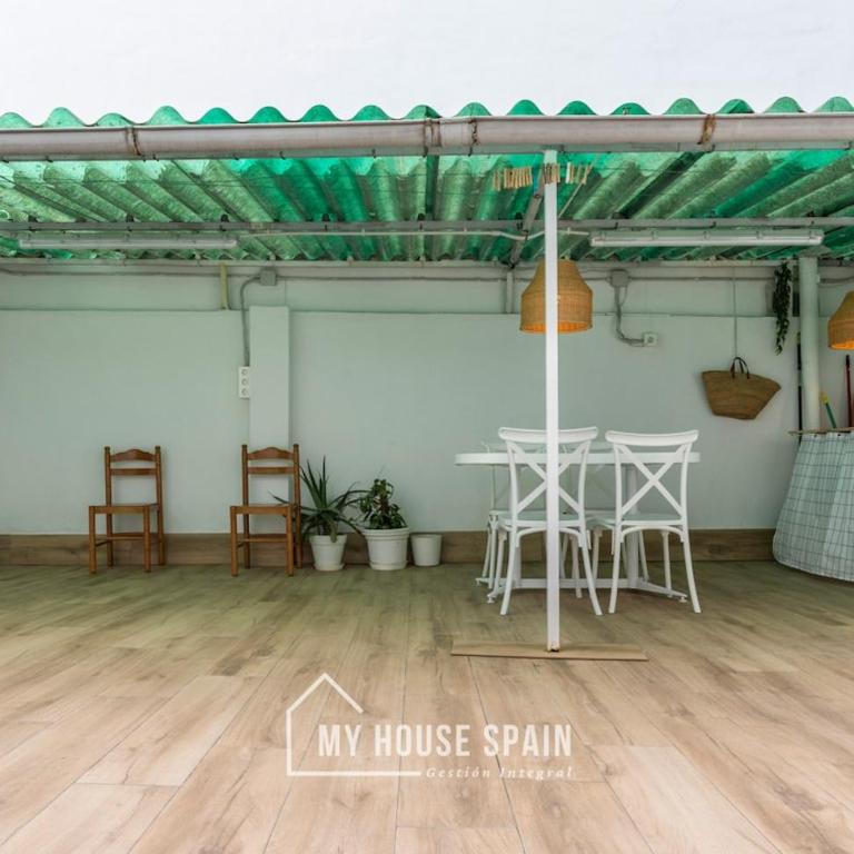 MyHouseSpain - Piso reformado con patio privado - Apartamento de 3 dormitorios - 20