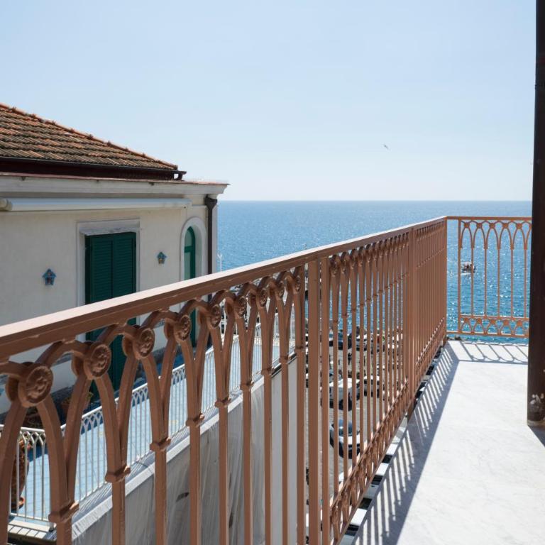 ABBRACCIO Amalfi Boutique Retreat - Camera Deluxe Matrimoniale con Vista Mare - 3