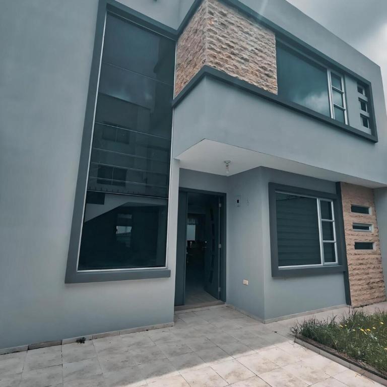 Hermosa Casa Vacacional o de Hospedaje en Cuenca - Casa con 1 dormitorio - 4