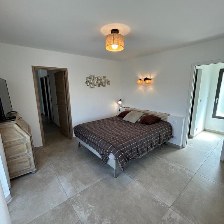 Charmante maison avec piscine et grand jardin - Maison 1 Chambre - 16