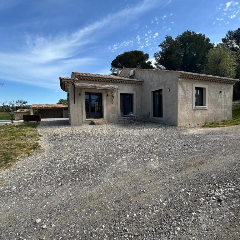 Charmante maison avec piscine et grand jardin - Maison 1 Chambre - 4