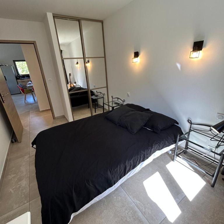 Charmante maison avec piscine et grand jardin - Maison 1 Chambre - 21
