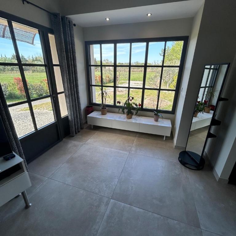 Charmante maison avec piscine et grand jardin - Maison 1 Chambre - 8