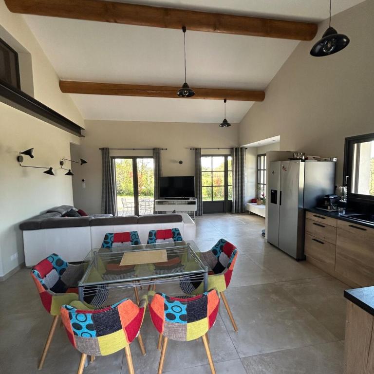 Charmante maison avec piscine et grand jardin - Maison 1 Chambre - 9