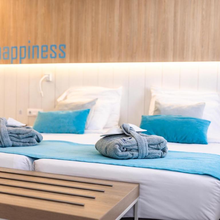 Servatur Playa Bonita - Habitación Superior con balcón y vistas parciales al mar - 3