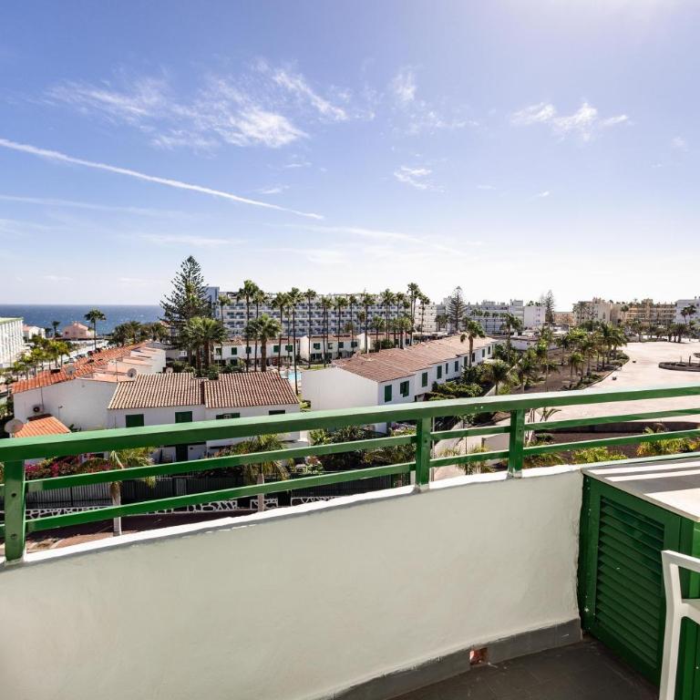 Servatur Playa Bonita - Habitación Superior con balcón y vistas parciales al mar - 7