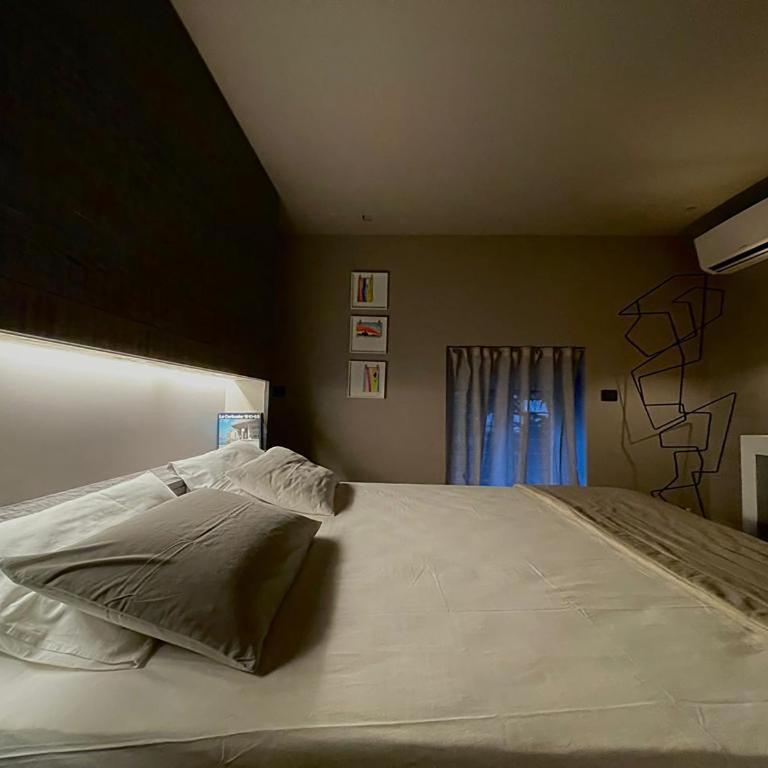 Luxury Art & Chromotherapy Apartment Downtown - FREE PARKING - Appartamento con 1 Camera da Letto - 18