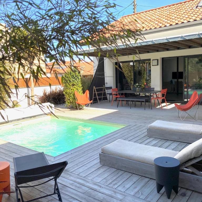 Villa classée 5 étoiles 200m de la plage piscine chauffée 5 vélos - Villa - 1