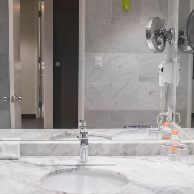 Real Inn Tijuana by Camino Real Hoteles - Junior Suite King - 3