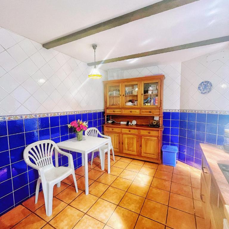 Centro Málaga-Casa del Limón - Habitación Doble con baño - 1 o 2 camas - 5