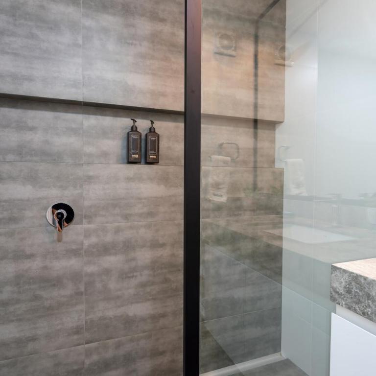 Plaza 27 Residences by Geko - Two-Bedroom Apartment with View - 22