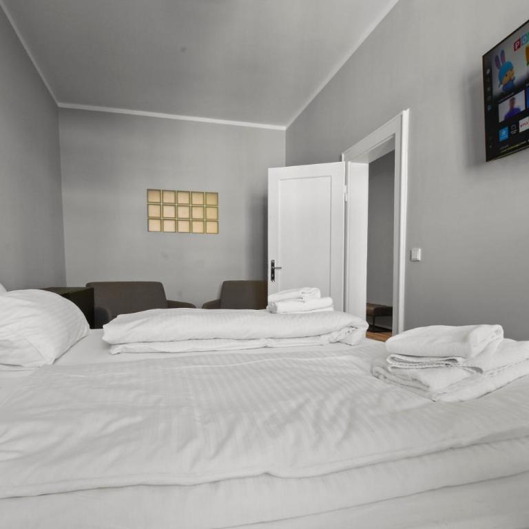 Flatista Homes - Luise - Two-Bedroom Apartment - 2