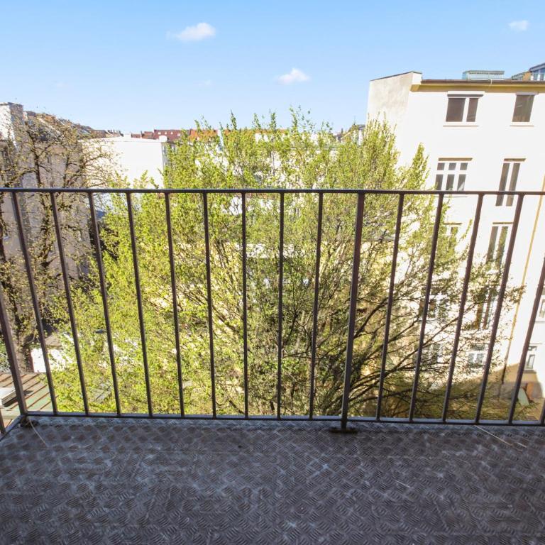 Flatista Homes - Luise - Two-Bedroom Apartment - 10