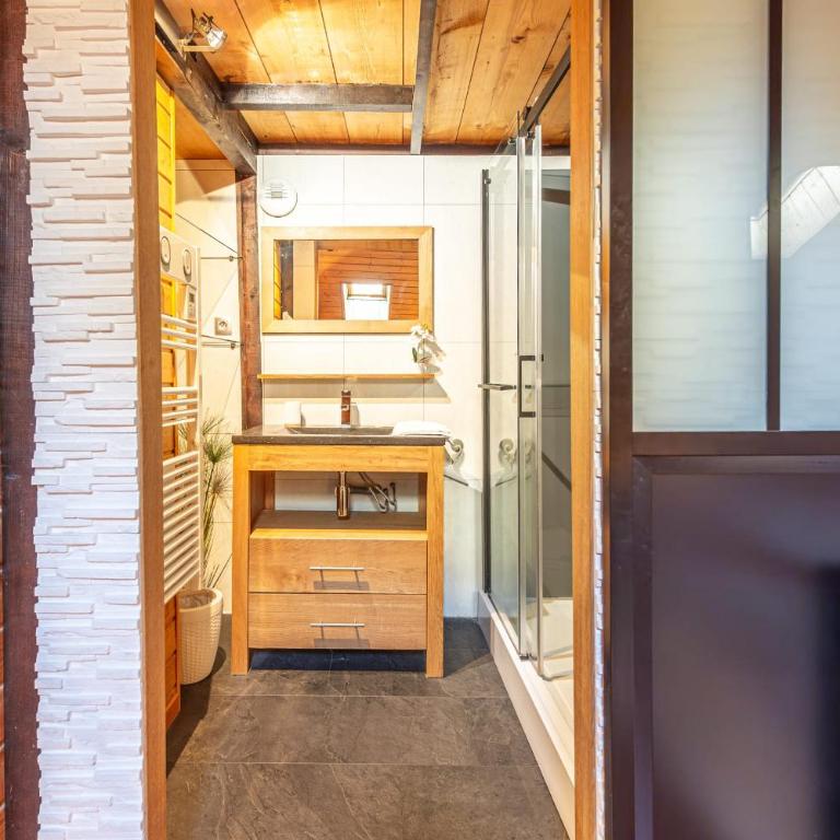Lodge & Castle - Beau T3 en Vieille Ville - Apartment - 35
