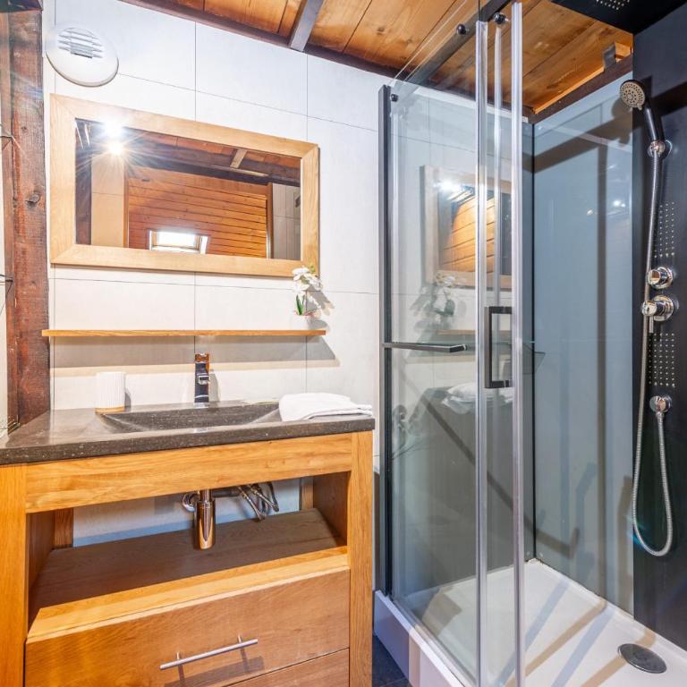 Lodge & Castle - Beau T3 en Vieille Ville - Apartment - 36