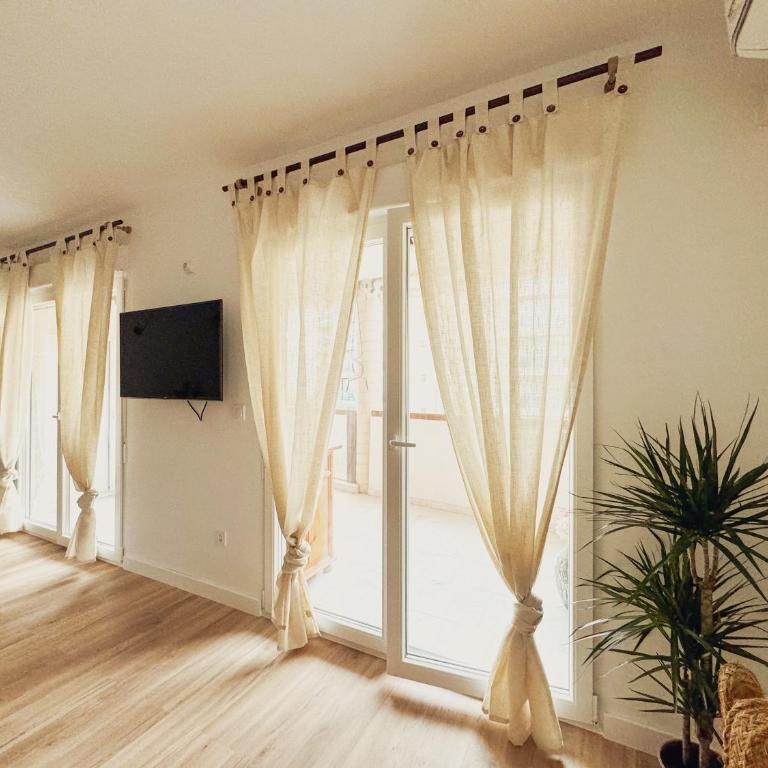 Almar Albir - Two-Bedroom Apartment - 18