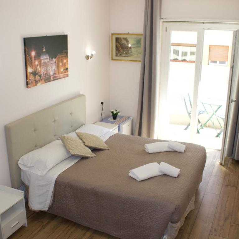GOLDEN ROOMS Cipro - Triple Room with Balcony - 11