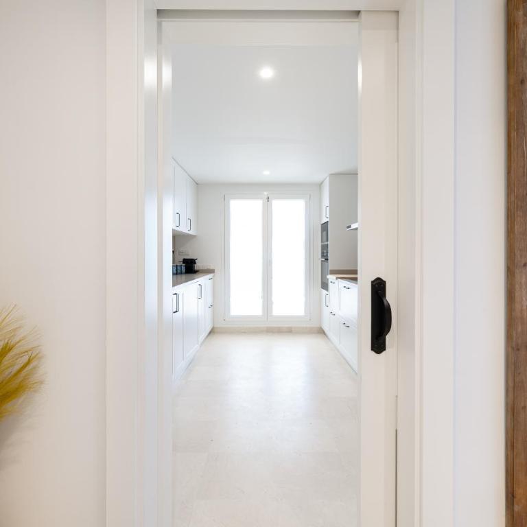 Luxury Apt Private Patio Aloha Marbella by AORA STAY - Apartamento - 16